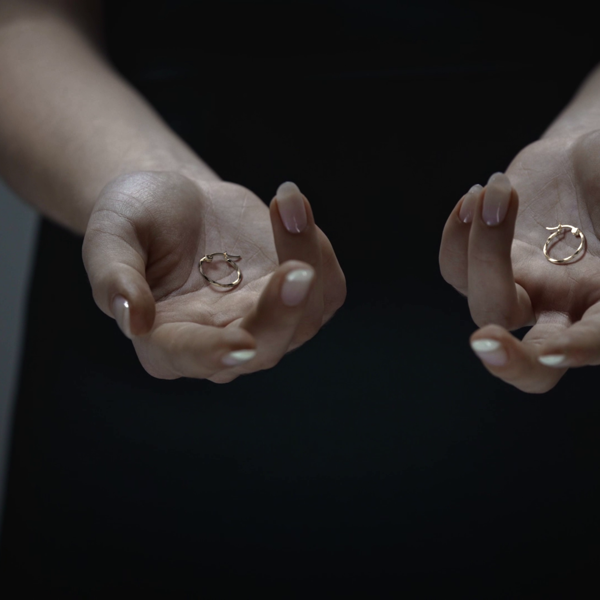 Torsal Style Diamond 14k Gold Hoop Earrings