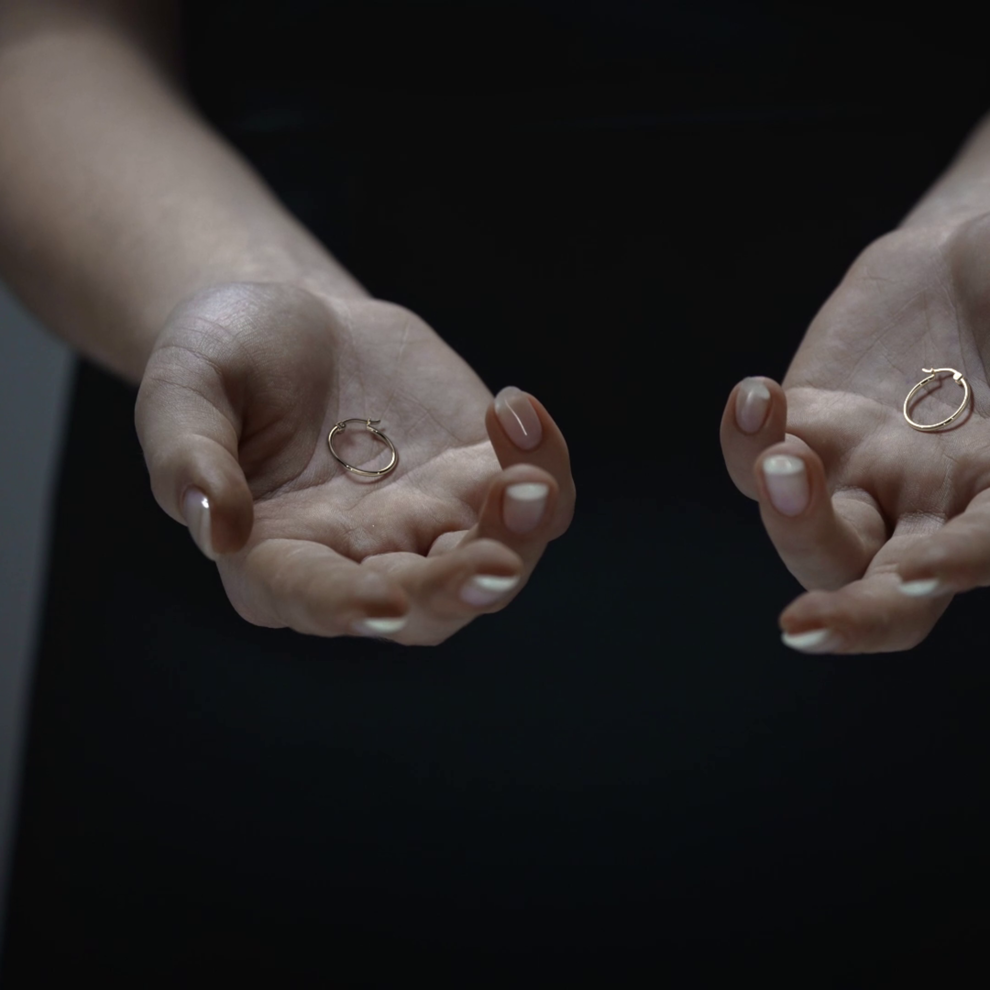 Smooth 10k Gold Hoop Earrings