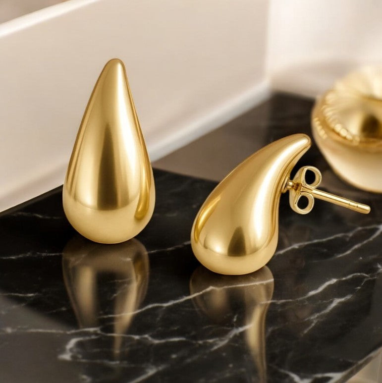 10k Gold Teardrop Earring