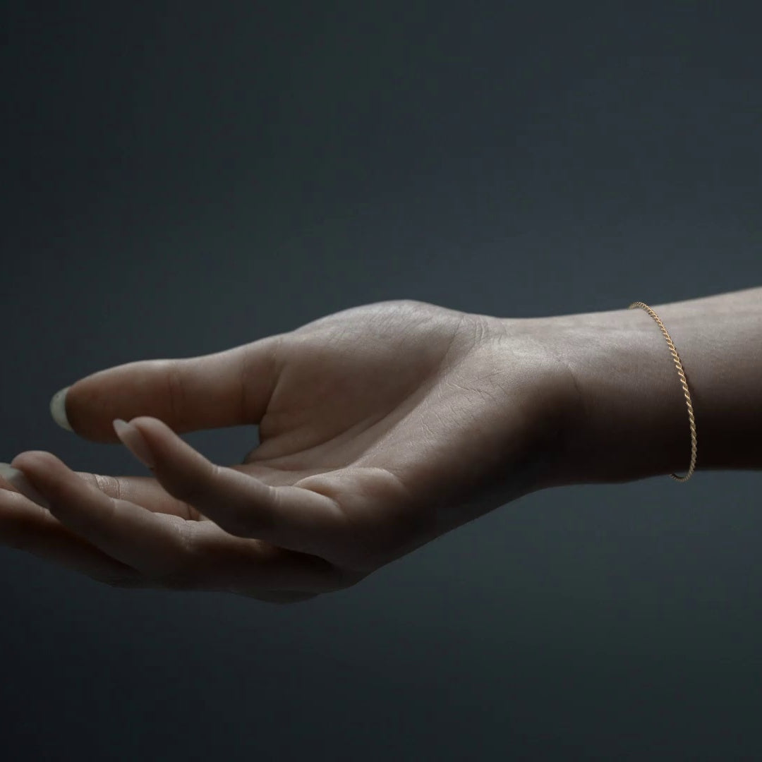 10K Gold Bracelet, Italian Twisted Style, for Men and Women | Elegant Unisex Bangle