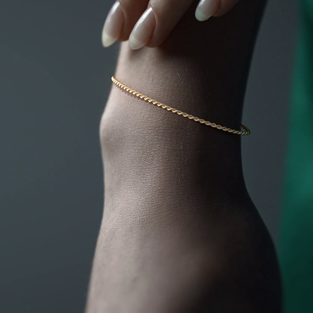 10K Gold Bracelet, Italian Twisted Style, for Men and Women | Elegant Unisex Bangle