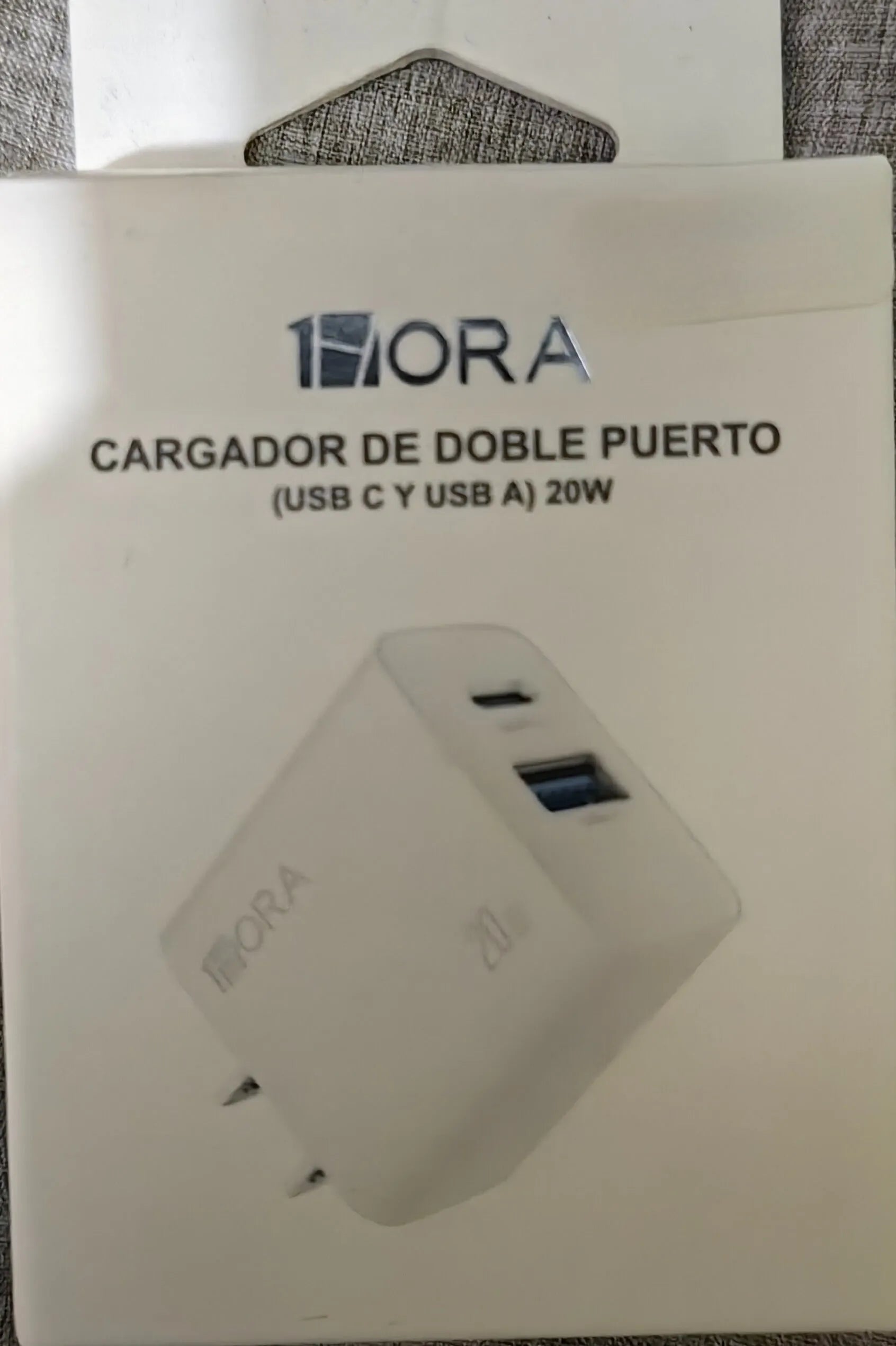 GAR161 - Dual Port Charger (USB "C" and "A") 20W 1 Hour