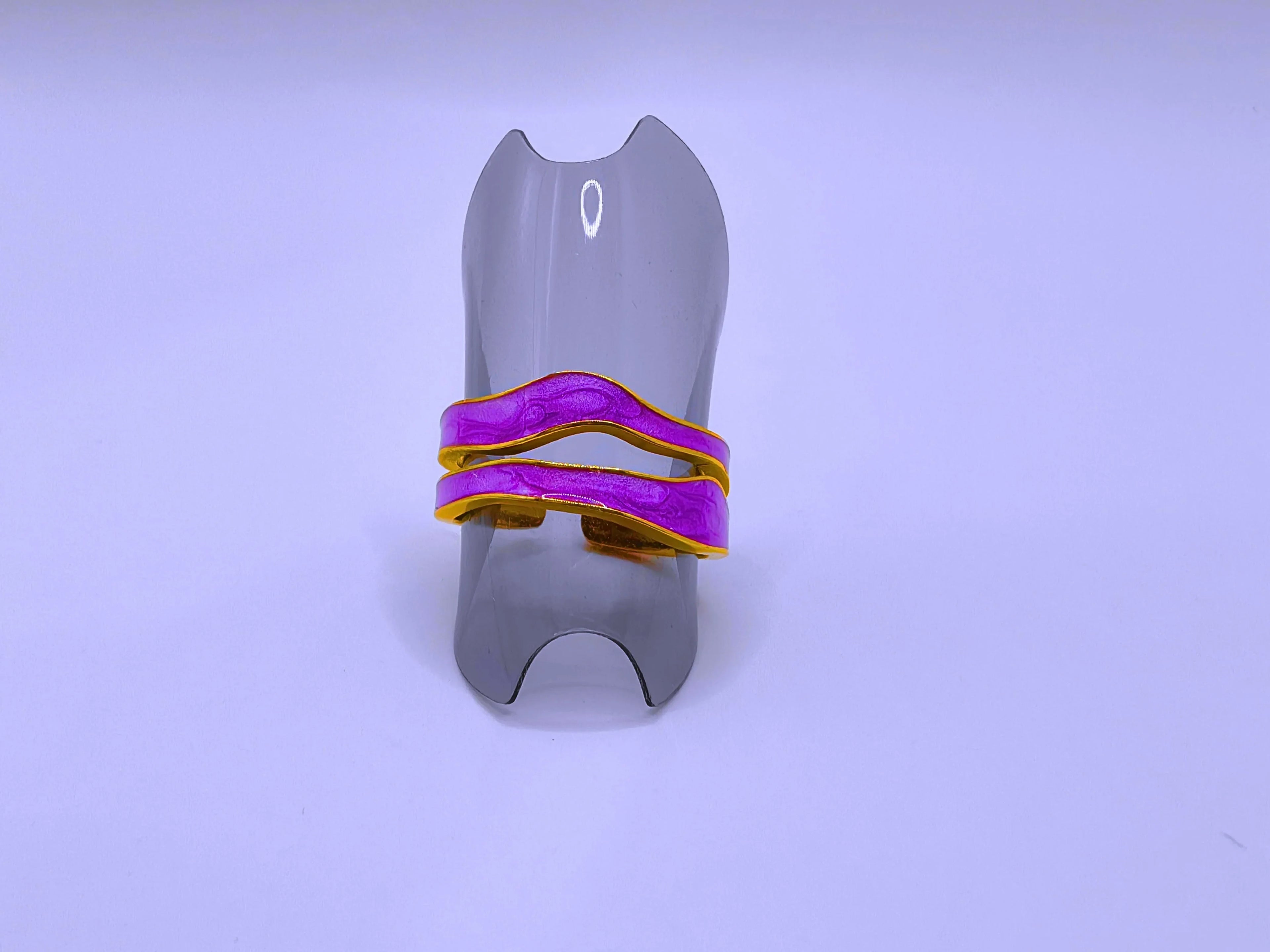 Anillo Acero Inoxidable Epoxica Negra Chapa Oro 10k Calenbi