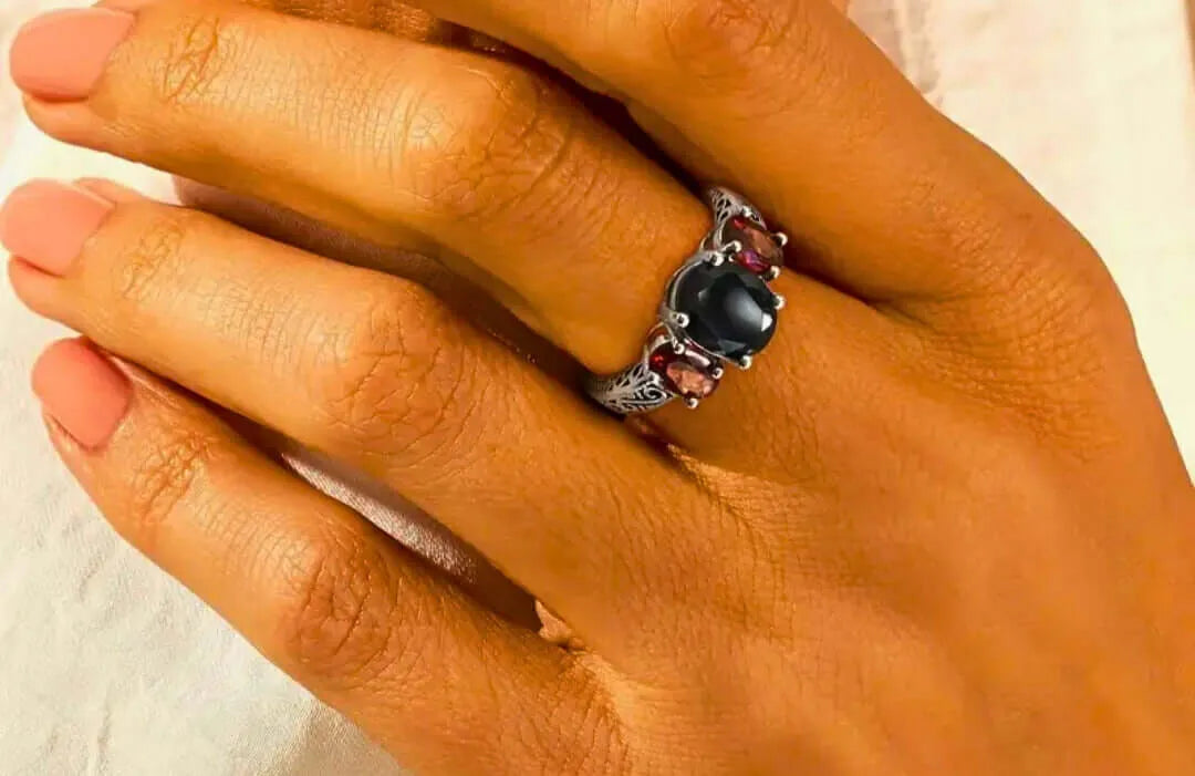 S925 Sterling Silver Ring with Black and Red Cubic Zirconia, Closed, Calenbi