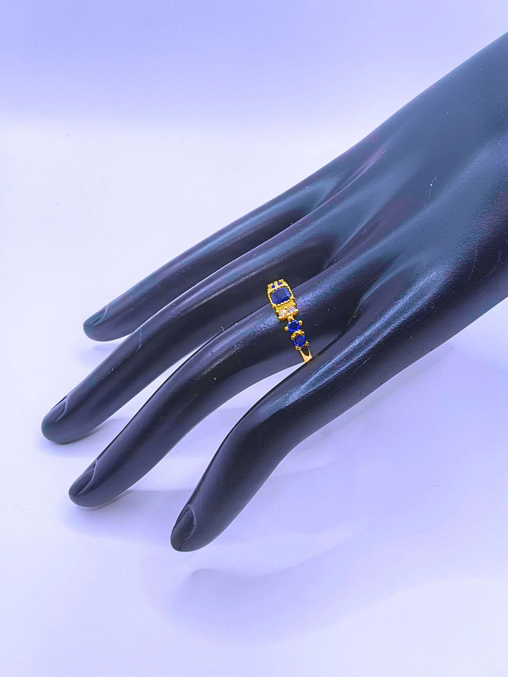 Anillo S925 Ley Circonita Azul Marino "Mirada de Reyna" Chapa Oro 12K Calenbi