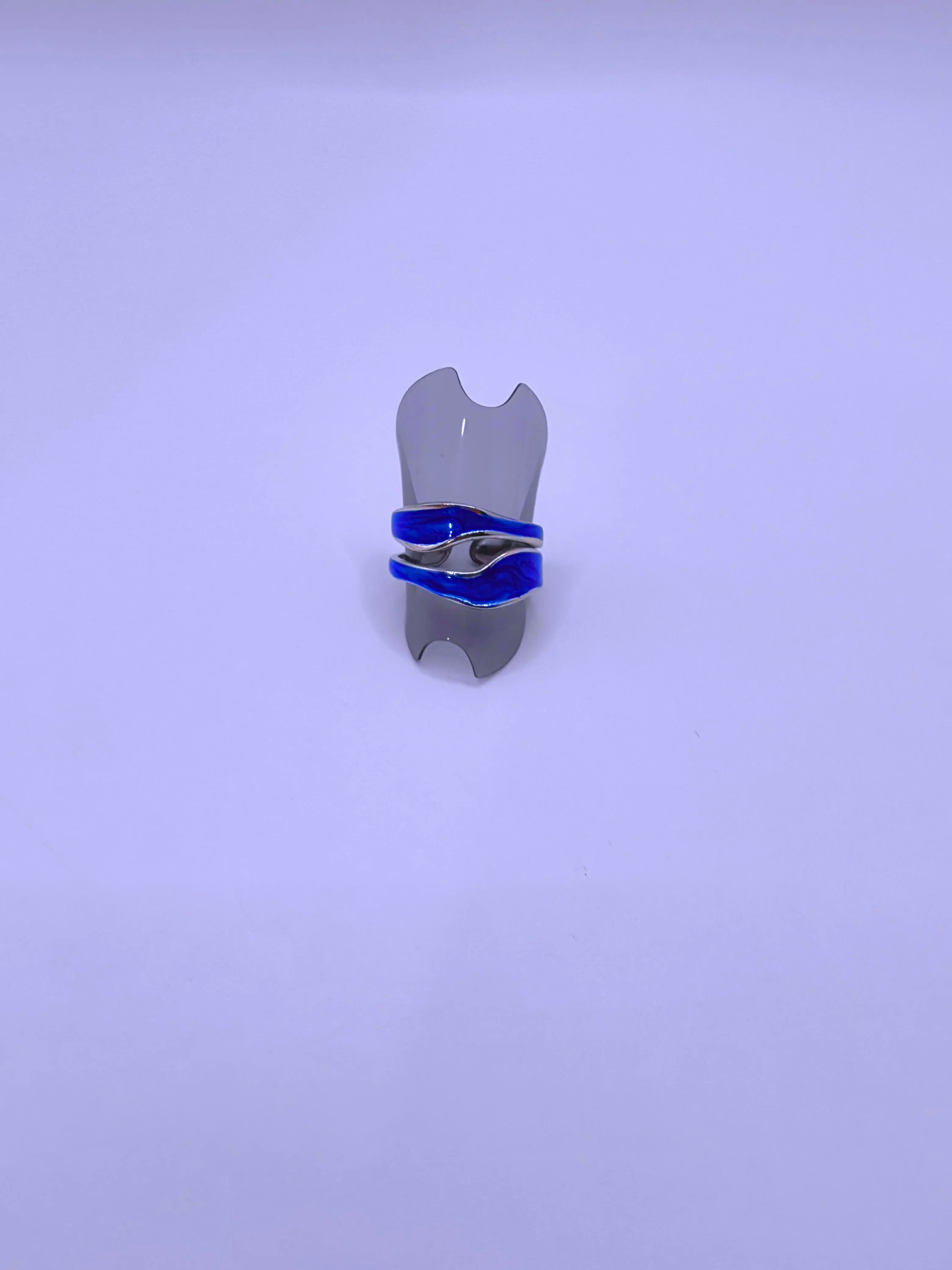 Anillo Acero Inoxidable Epoxica Negra Chapa Oro 10k Calenbi