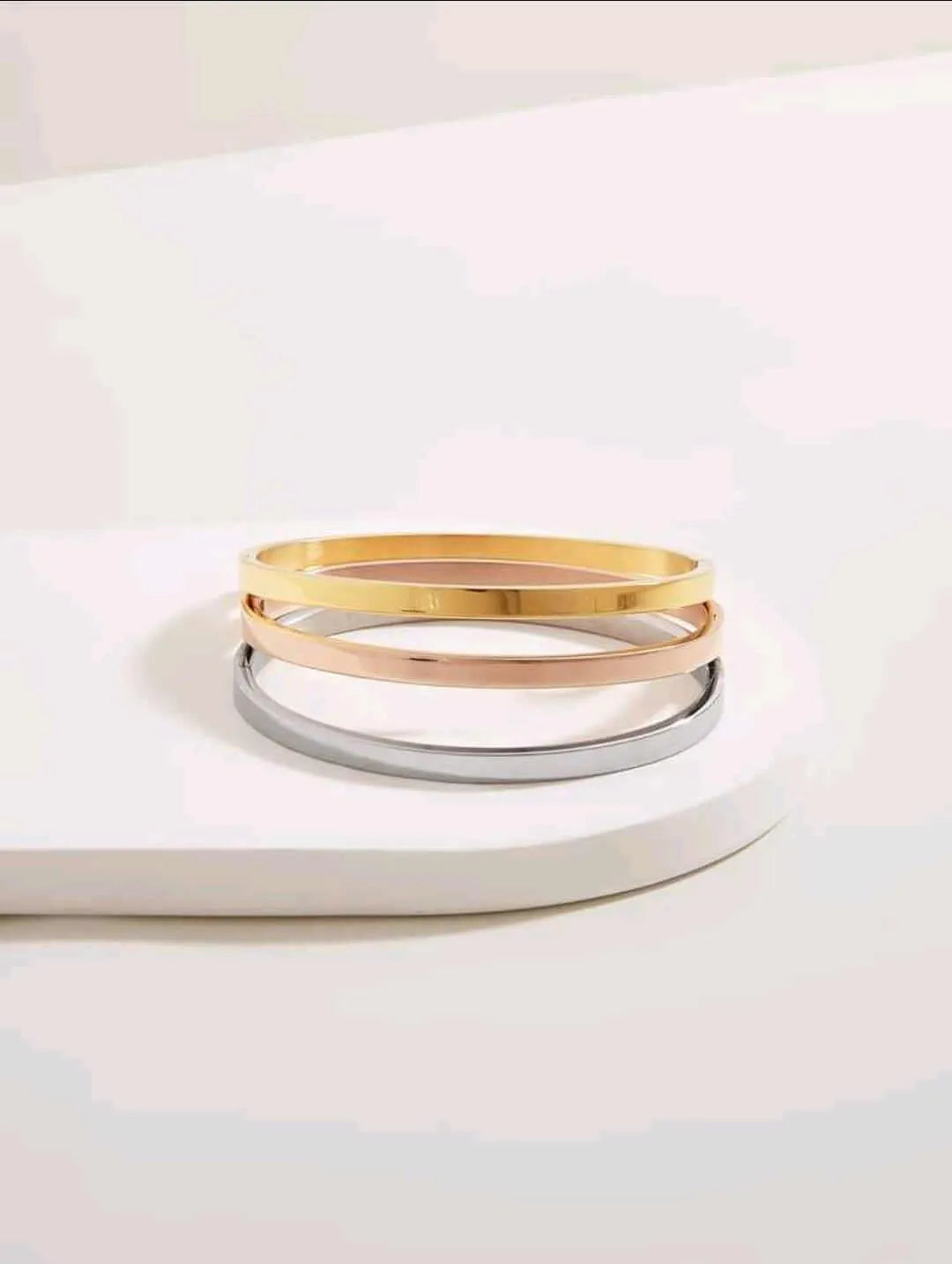 Calenbi Triple Gold Plated Stainless Steel Bracelet (3 Golds 14K)