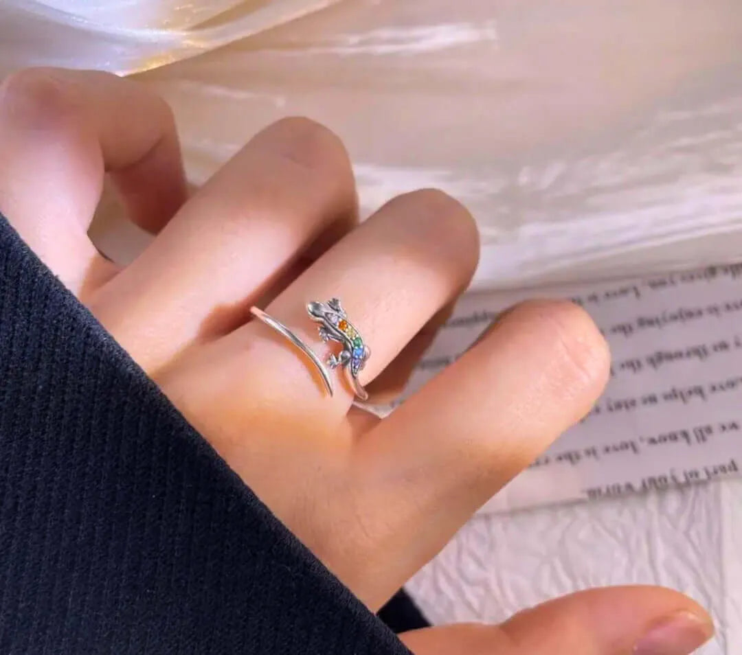 S925 Sterling Silver Ring with Cubic Zirconia and Colorful Salamander Design by Calenbi