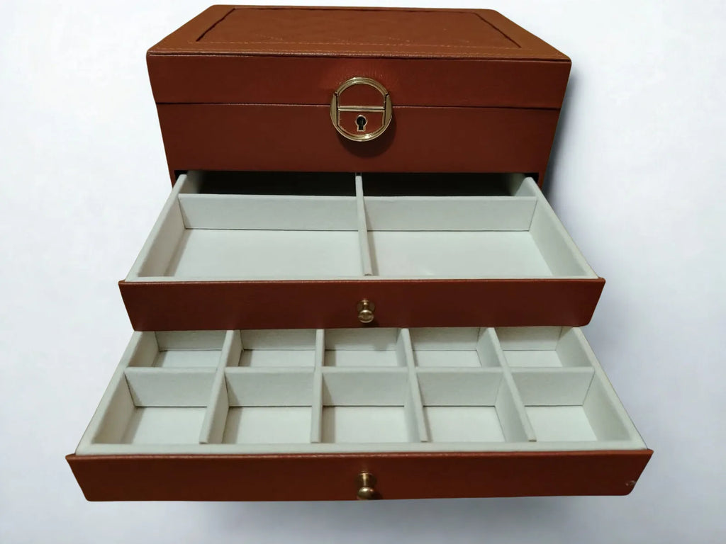 Medium Brown Jewelry Box Calenbi
