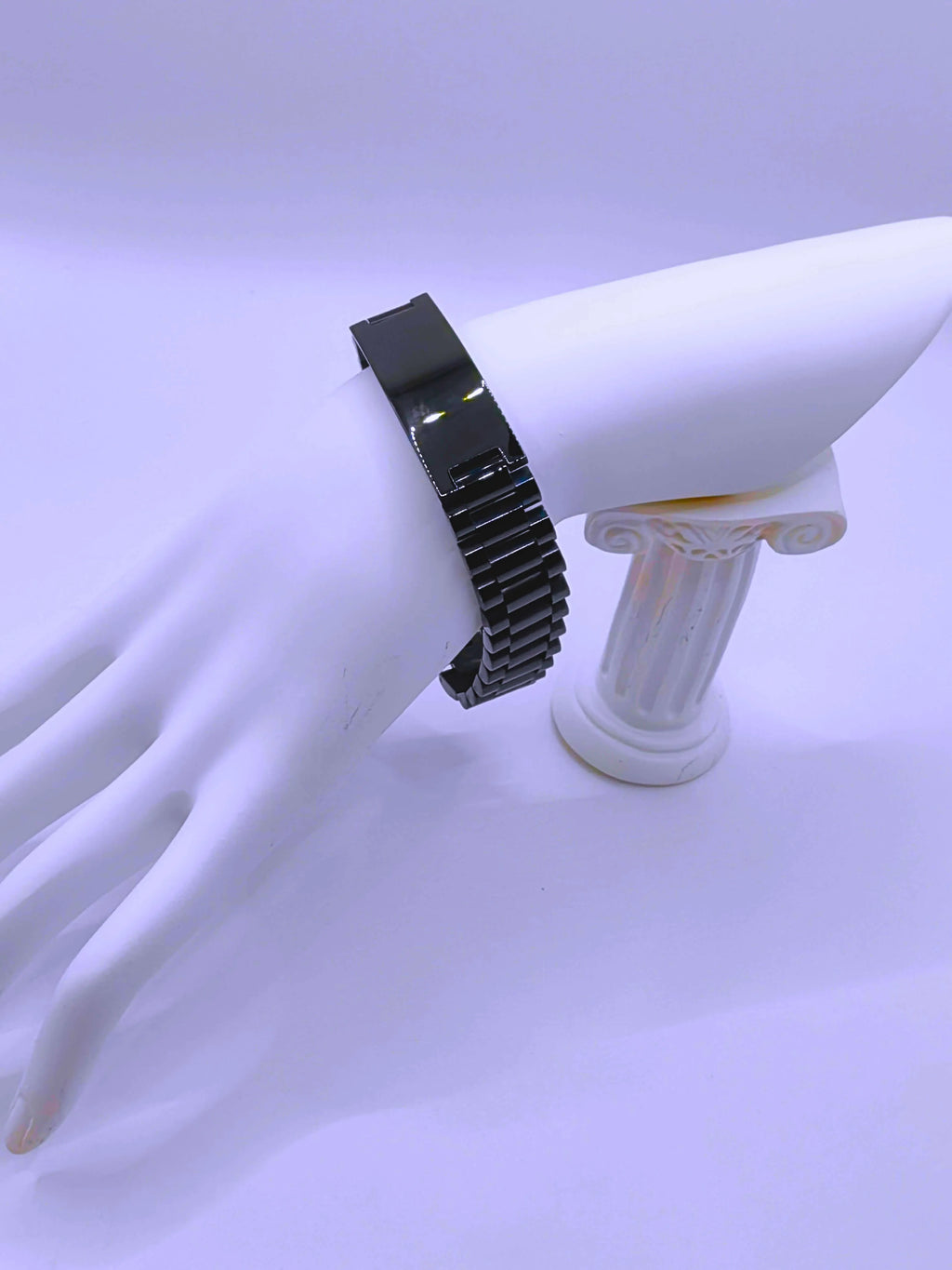 BB0024 - Unisex Stainless Steel Bracelet with Black Clasp by Calenbi