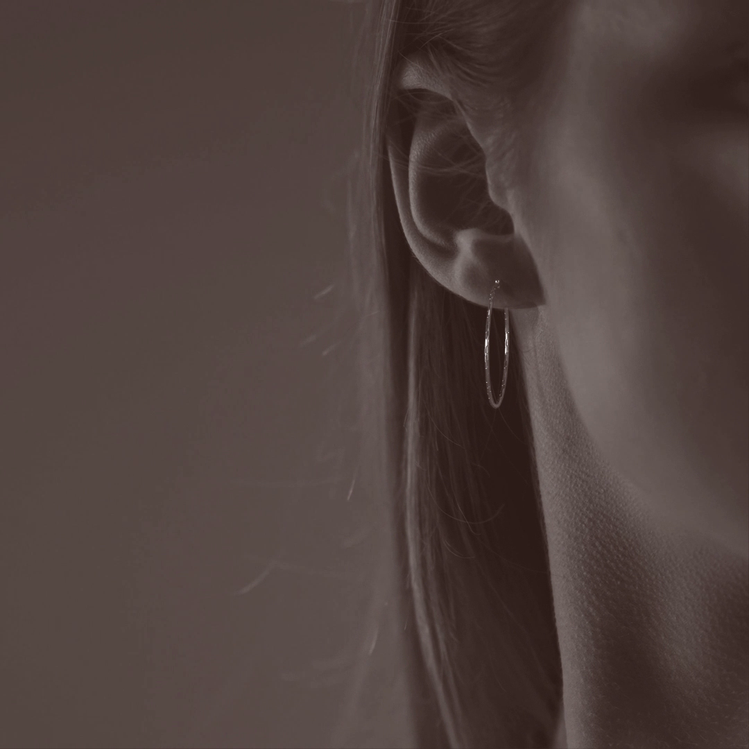 Lightweight Diamond-Cut Hoop Earrings in 925 Sterling Silver for Women, Domino Style